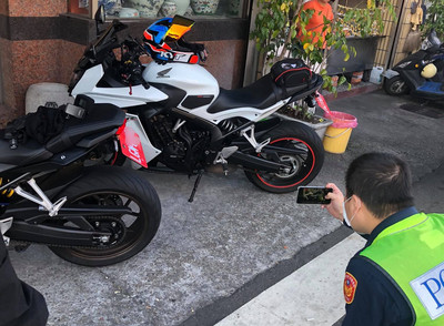 南部警取締翹牌車友議論　改裝＋牌框非開罰主因翹牌關鍵在「影響辨識」