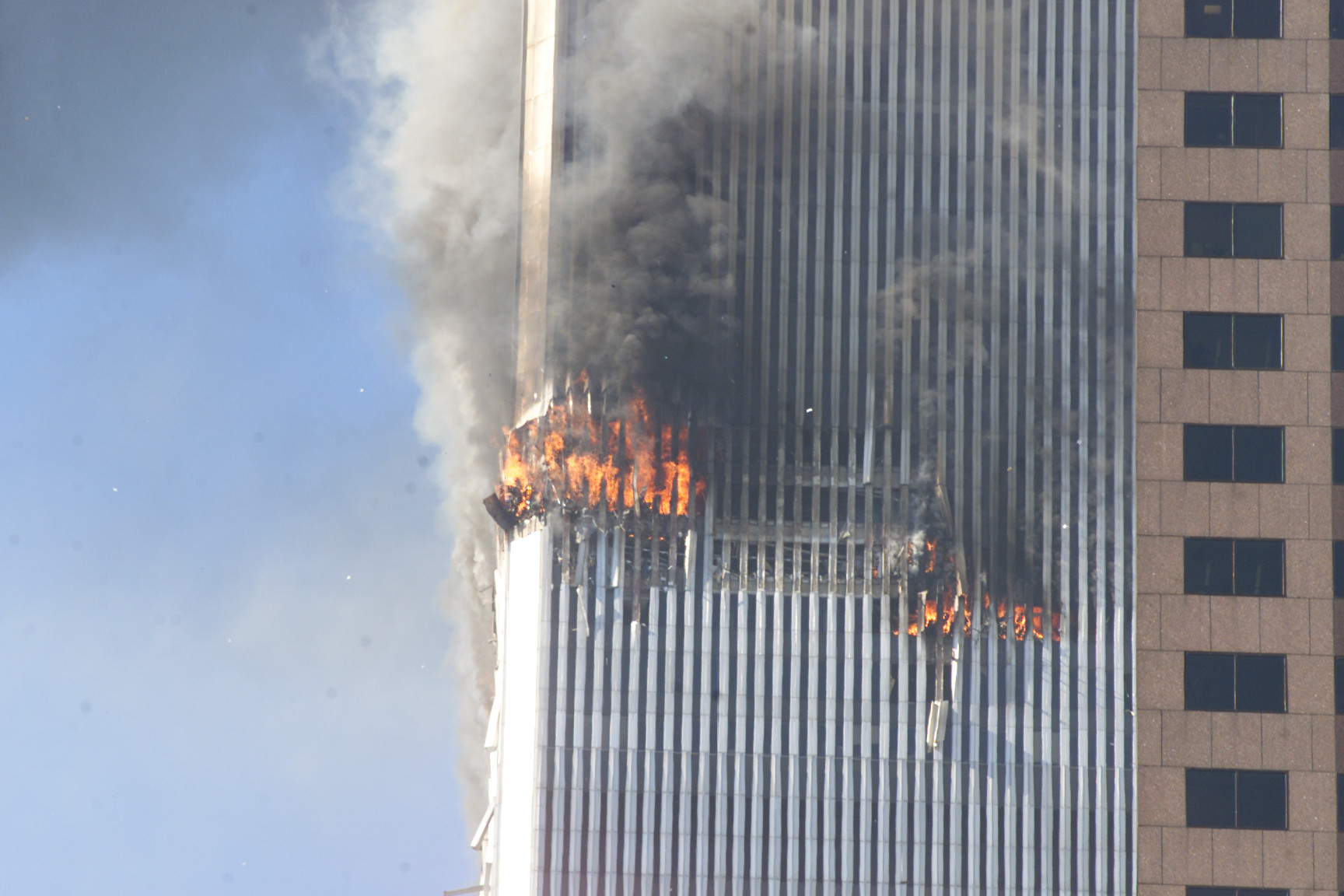 ▲▼美國紐約世貿中心2001年9月11日遭恐怖分子挾機撞擊。（圖／達志影像／美聯社）