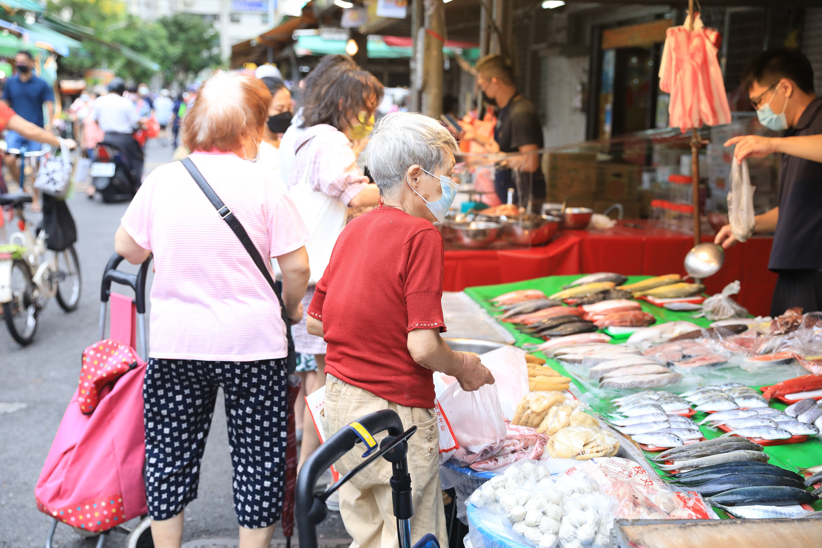 ▲▼北市傳統市場颱風前採買-虎林街市場。（圖／記者黃克翔攝）