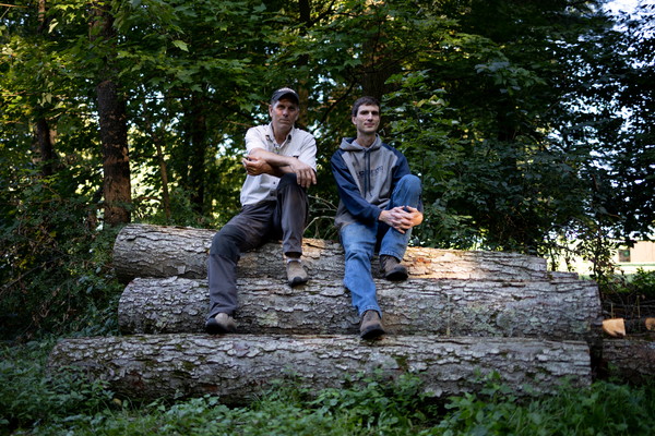 ▲▼來自賓州的2位「樹藝師」特羅特曼（Mark Trautman）與豪普特（Ben Haupt）在911事件中攀樹尋找證物，兩人10多年後再次重返舊地。（圖／路透）