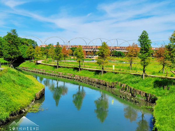 ▲▼冬山車站波波草，冬山舊河道落羽松步道。（圖／宜蘭ㄚ欣的美食日誌臉書專頁授權提供，請勿翻攝）