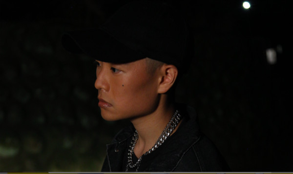 ▲新銳歌手LEE日前歡度27歲生日。（圖／環球音樂提供）