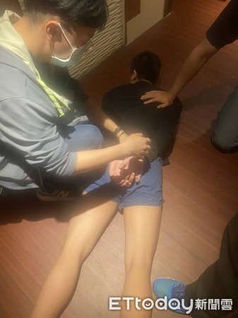 ▲台南市警局0313專案小組破獲女博奕業者擄人勒贖案，查獲22名涉案人，依法送辦。（圖／記者林悅翻攝，下同）