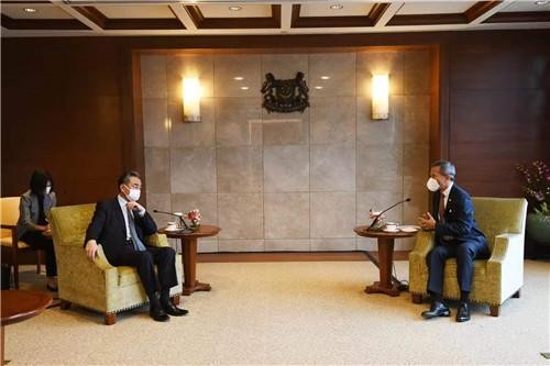 ▲大陸國務委員兼外長王毅訪問新加坡。（圖／翻攝大陸外交部官網）