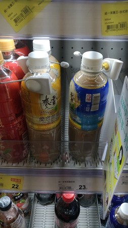 ▲▼為什麼23元的大瓶飲料要防盜？（圖／翻攝爆廢公社公開版）