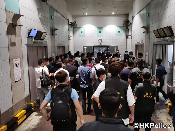 ▲港警展開大掃黑行動，4天共拘捕298人。（圖／翻攝香港警察官方臉書）