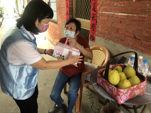 ▲▼社福邊緣戶,頂新和德文教基金會,食物銀行,頂新和德1919食物銀行,公益。（圖／頂新和德文教基金會提供）