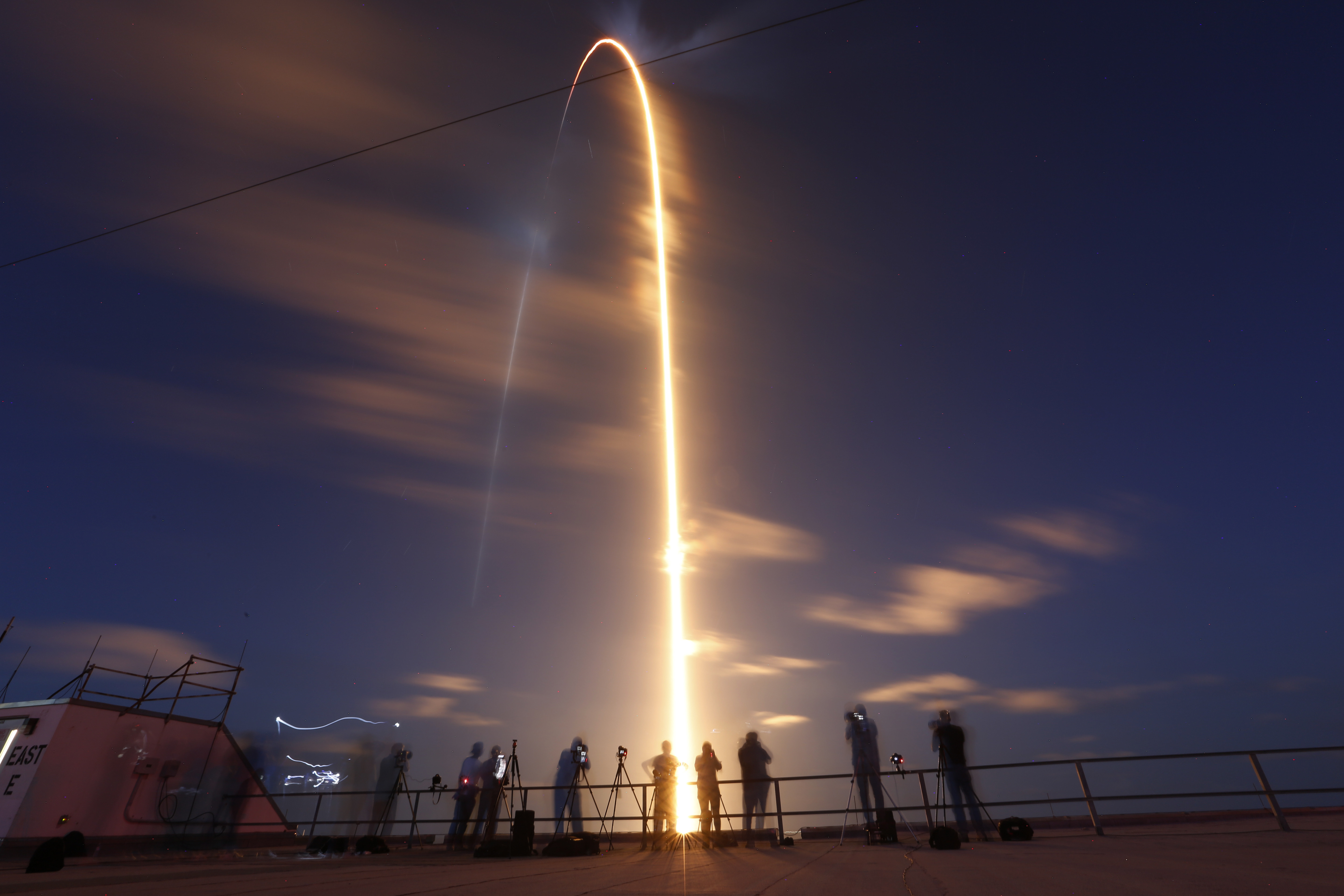 ▲▼ SpaceX首趟平民太空任務「Inspiration4」15日晚間順利升空。（圖／路透）