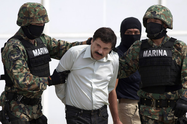 ▲▼墨西哥毒梟「矮子古茲曼」在2014年被逮捕。（圖／達志影像／美聯社）