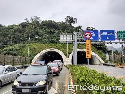 高公局揭駕駛輔助系統6大地雷！　遇靜止行人、拖板車恐失靈