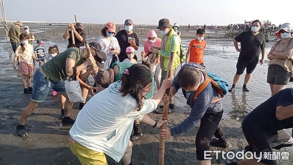 ▲彰化芳苑湧入潮。（圖／魏清水 洪堯東提供）