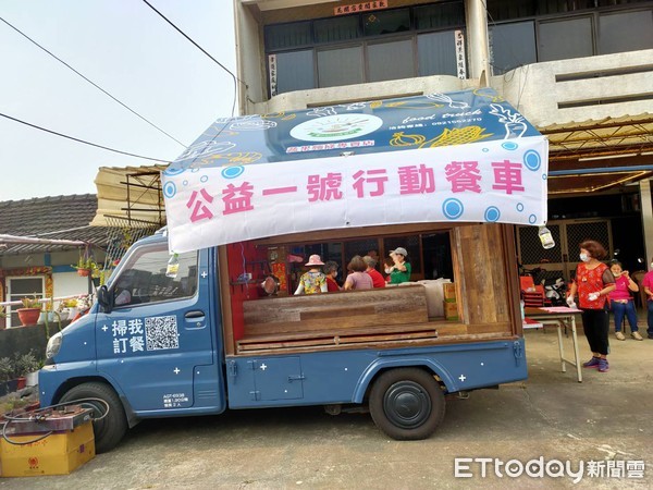 ▲▼愛心業者打造行動餐車送餐嘉義偏鄉長者。（圖／記者翁伊森翻攝）