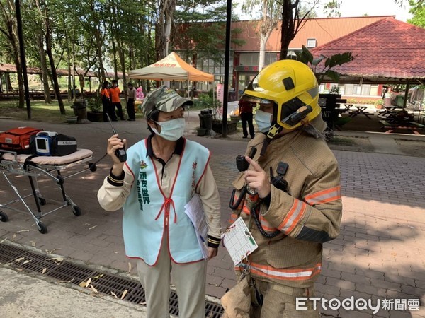 ▲台南市「頑皮世界」，為提供遊客安心旅遊及動物安全，會同消防局第三大隊、學甲分隊舉辦「大量傷病患演習」。（圖／記者林悅翻攝，下同）