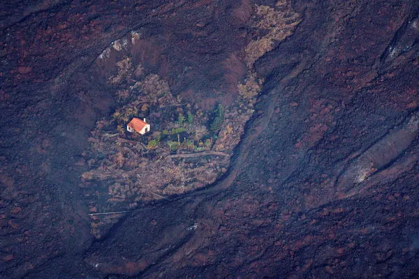▲▼ 西班牙加納利群島拉帕馬島（La Palma）19日發生火山爆發。（圖／路透）