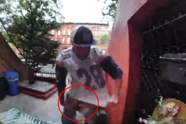 ▲▼美國紐約一名女子用超狠驚喜防賊。（圖／翻攝TikTok@desticle）