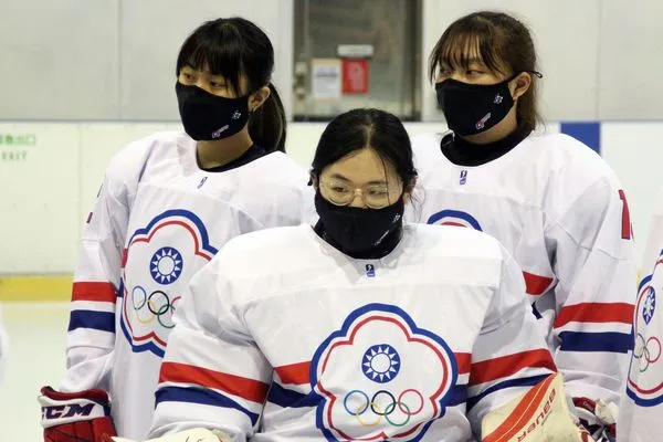 ▲中華女子冰球隊睽違2年再戰國際賽，力拚2022冬季奧運門票。（圖／中華冰球協會提供）