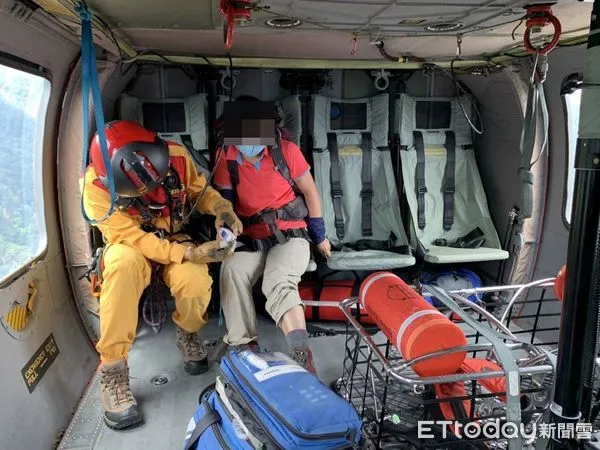 ▲▼空勤總隊執行大分山屋救援任務。（圖／記者楊漢聲翻攝）