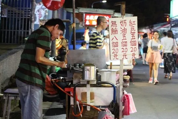 ▲▼公館無名雞蛋糕小攤。（圖／小可愛阿貴授權提供，下同，請勿隨意翻攝以免侵權）