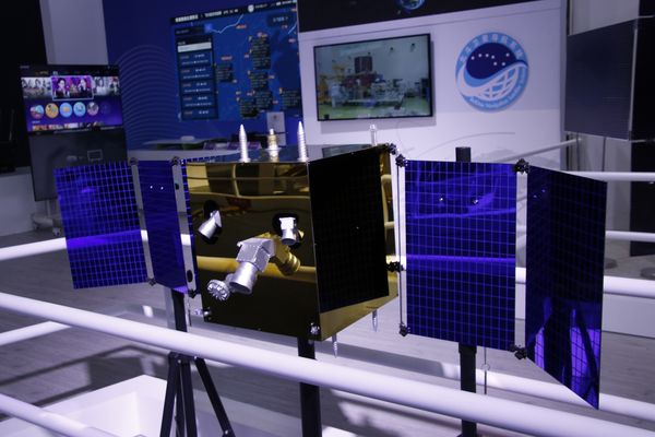 ▲大陸航天科技集團八院自主研發的太陽雙超衛星模型。（圖／CFP）