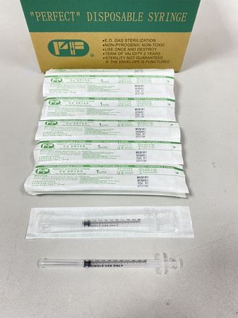 ▲▼民進黨立委陳素月偕同台灣最大針具醫材廠商&mdash;普惠醫工，捐贈新型第三代微殘留針具兩萬支。（圖／陳素月國會辦公室提供）