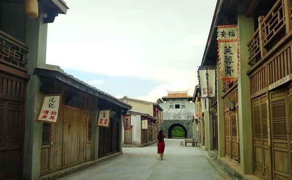 斯卡羅取景地！2天1夜玩遍台南新熱點　衝浪玩水、睡進星空泡泡屋