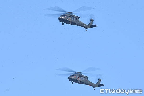 ▲國慶半兵力空中預演，UH-60M黑鷹直升機。（圖／記者林敬旻攝）