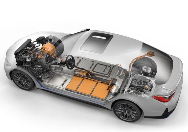 電動車能跑600公里就功德圓滿　BMW：關鍵在於充電站夠不夠多（圖／翻攝自BMW）