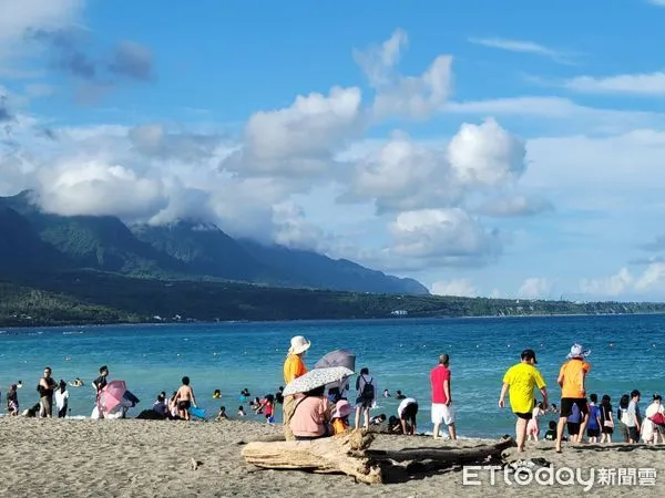 ▲台東杉原海水浴場暫停救生員戒護服務。（圖／記者楊漢聲翻攝）