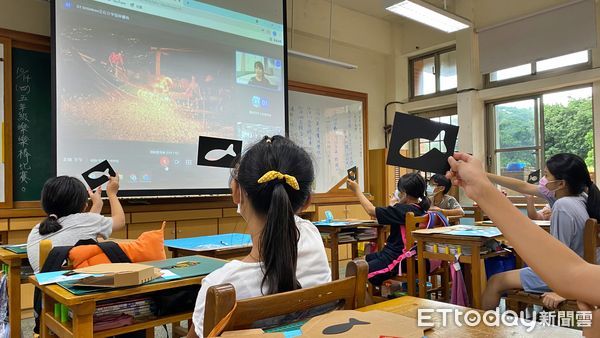 ▲新北金山國小「瘋文資」 無形文化資產「蹦火仔」線上學。（圖／新北市金山國小提供）