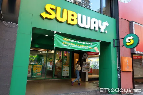 ▲▼SUBWAY新品「秘醬烤雞腿堡」上市。（圖／記者湯興漢攝）