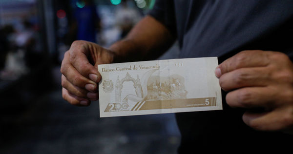 委內瑞拉新版的5元紙鈔。（圖／達志／路透社）