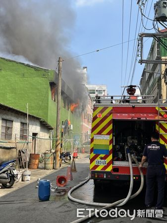 ▲▼      台中火警       。（圖／記者爆料網提供）