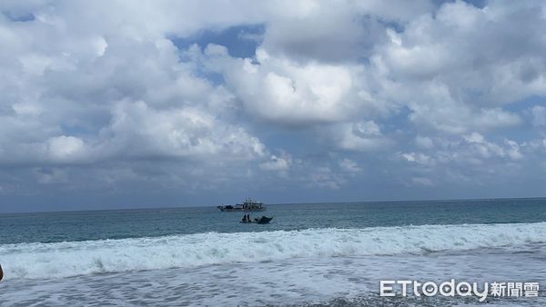 ▲▼花蓮崇德外海浮屍。（圖／記者王兆麟翻攝）