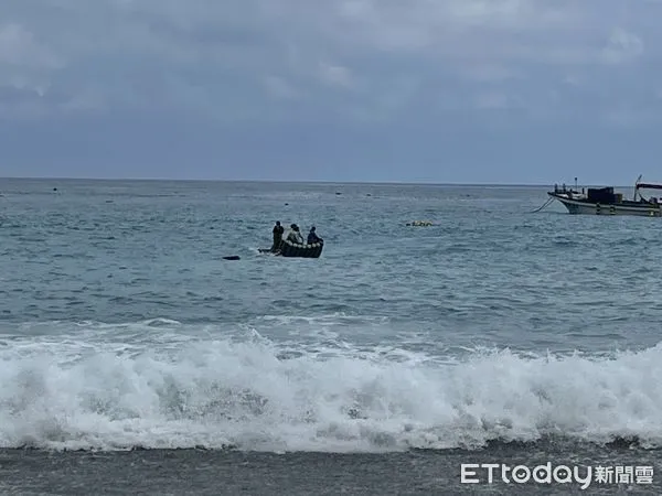 ▲▼花蓮崇德外海浮屍。（圖／記者王兆麟翻攝）