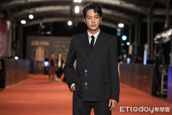 ▲第56屆電視金鐘獎星光大道，薛仕凌。（圖／攝影中心攝）