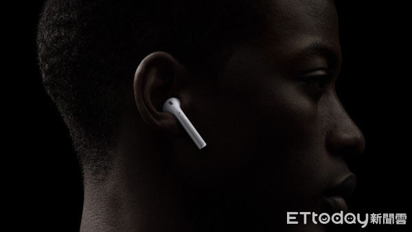 ▲消息人士透露蘋果（Apple）新品AirPods3，將於今年底前發布。（圖／翻攝自PhoneArena官網）