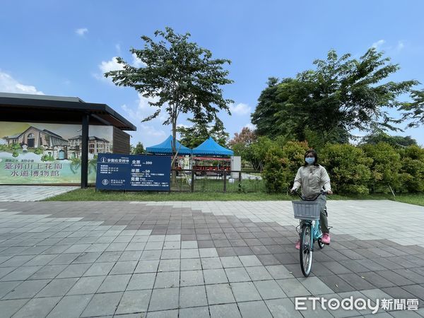 ▲台南山上花園水道博物館與在地廠商合作，推出Be-Bike電輔單車服務，即日起遊客可以以手機掃描租用，騎電輔單車山區慢活旅遊。（圖／記者林悅翻攝，下同）