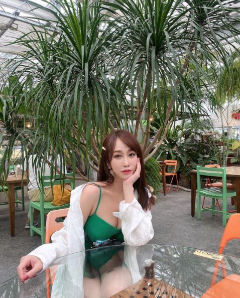 ▲林佩瑤擁有D奶好身材，受封「最美空姐」。（圖／翻攝自Instagram／linpeiyao）