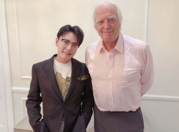 ▲▼張信哲新歌邀請Tim Rice、Gary Barlow創作詞曲。（圖／潮水音樂提供）