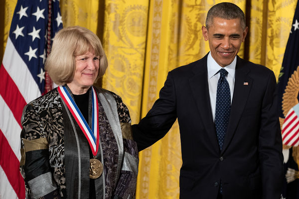 ▲▼美國華盛頓大學教授、基因學家克萊爾金（Mary-Claire King）2016年獲頒美國國家科學獎章（National Medal of Science）。（圖／達志影像／美聯社）