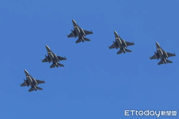 ▲國慶全兵力空中預演，F-16V戰鬥機。（圖／記者林敬旻攝）