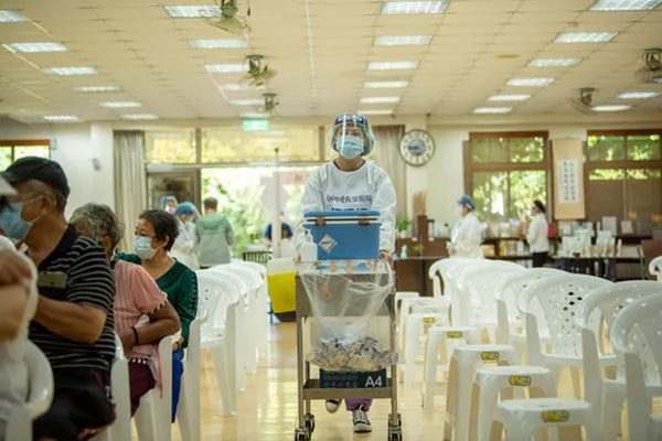 ▲桃園68-69歲長者第二劑莫德納疫苗16日施打