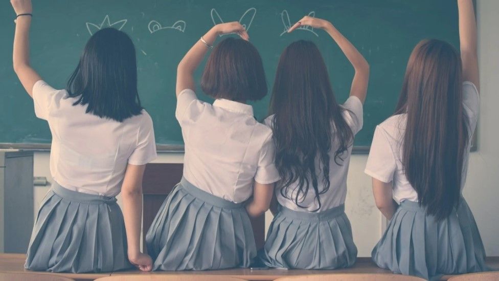 ▼校方集合時表示，女同學裙子太短會被性騷擾。（示意圖／取自免費圖庫pixabay）
