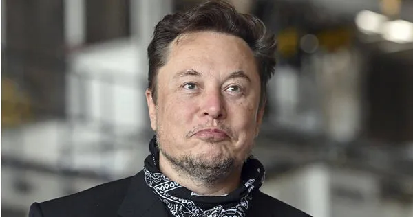 馬斯克在今年6月2 日推特貼文中就點出汽車晶片缺貨問題卡在供應鏈的環節，過度下單搶晶片就像鬧衛生紙荒一樣。（圖／達志／美聯社）