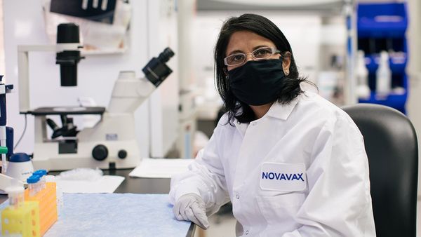 ▲▼來自印度的帕特爾（Nita Patel）是Novavax的資深疫苗研發總監。（圖／翻攝自推特／@cawstem）