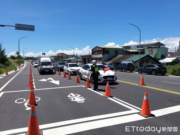 ▲因應國慶連假，台東警做好準備迎車潮。（圖／記者楊漢聲翻攝）