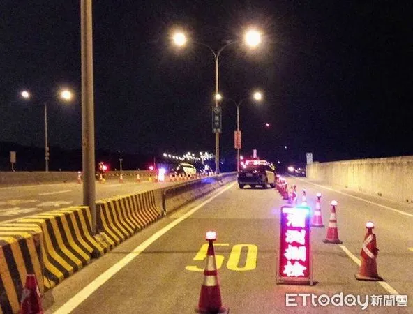 ▲大園、蘆竹警方在國慶連假對快速道聯合執行防飆勤務。（圖／大園警分局提供）
