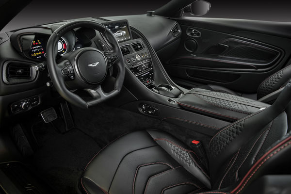 Aston Martin「007特仕車」登台展示　想當英倫特務得先準備千萬元（圖／翻攝自Aston Martin）