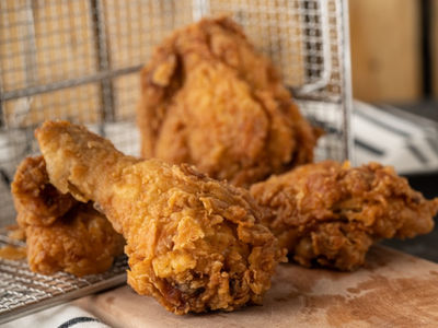 機車掛鉤上有炸物...彰化男路過順手摸走　貪130元被罰2萬