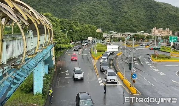 ▲▼國慶連假首日，蘇花清晨五點半就回堵3公里。（圖／記者游芳男翻攝）